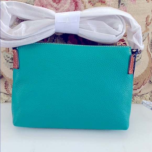 NWT - Dooney & Bourke Spearmint Crossbody Bag with Classic Design - Picture 2 of 3